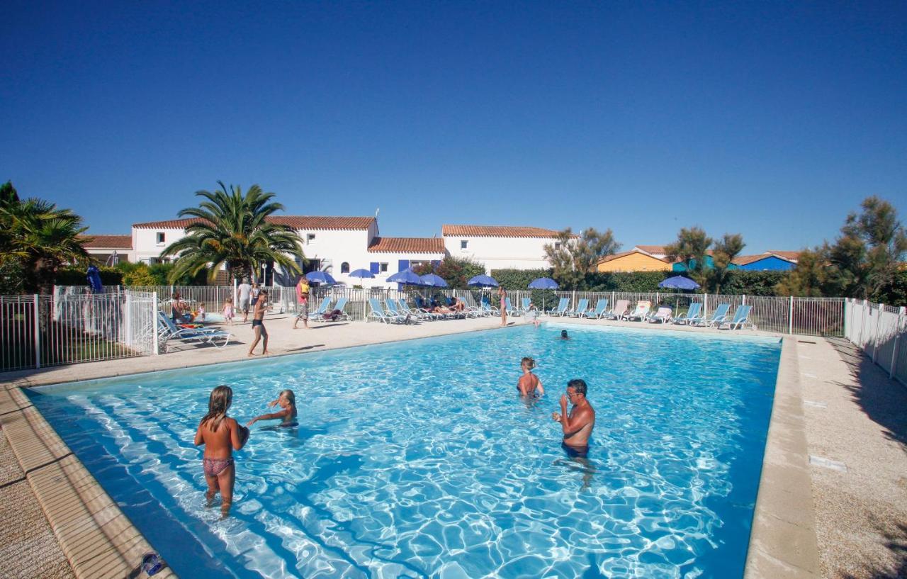 Residence Odalys Le Village Des Amareyeurs Le Château-dʼOléron Kültér fotó