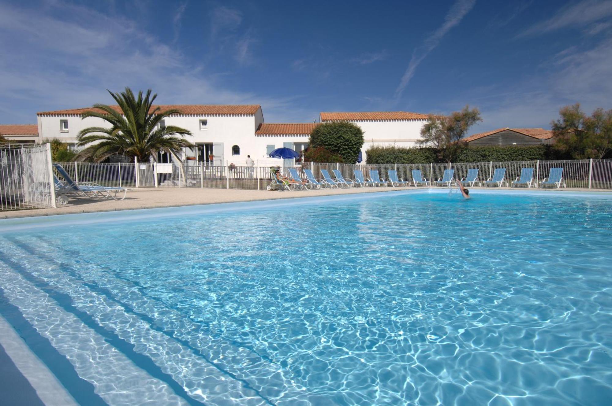 Residence Odalys Le Village Des Amareyeurs Le Château-dʼOléron Kültér fotó