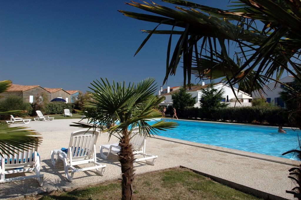 Residence Odalys Le Village Des Amareyeurs Le Château-dʼOléron Kültér fotó