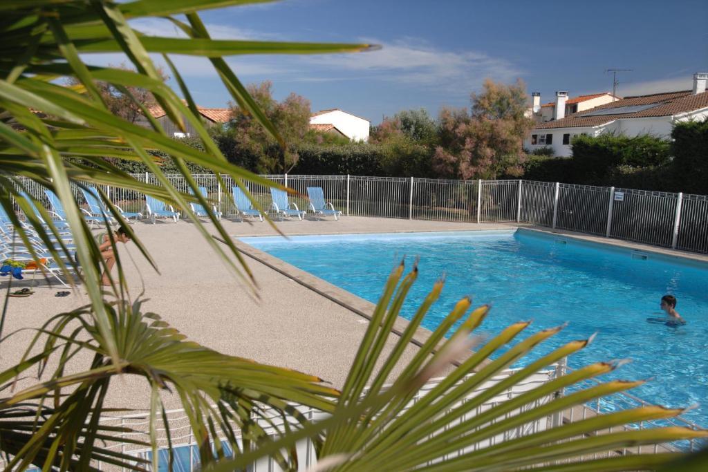 Residence Odalys Le Village Des Amareyeurs Le Château-dʼOléron Kültér fotó